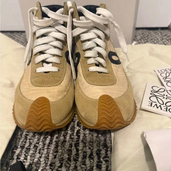 Loewe Beige, White & Black Retro Runner Sneakers High Top size 38 full set - Picture 4 of 10